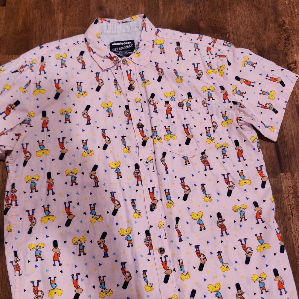 Hey Arnold Nickelodeon short sleeve button up shirt!